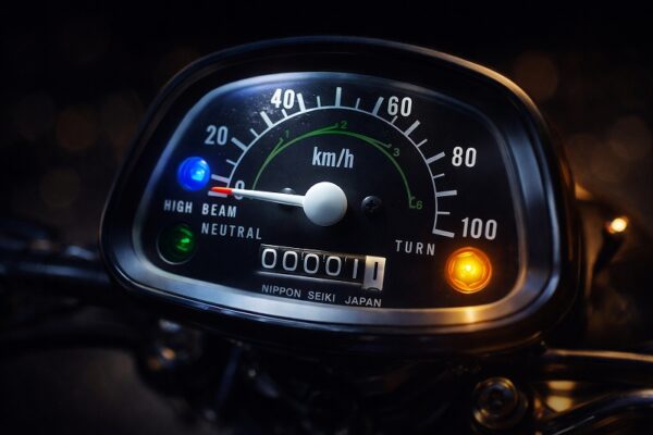 メーターパネルを照らすLED